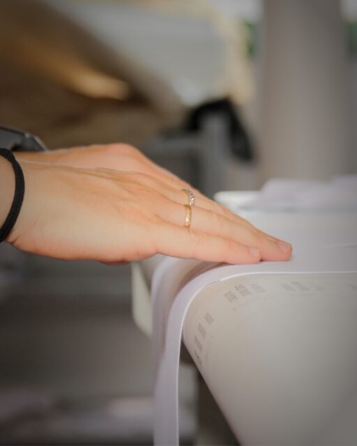 𝗦𝘂𝗯𝗹𝗶𝗺𝗮𝘇𝗶𝗼𝗻𝗲: 𝗶𝗹 𝘀𝗲𝗴𝗿𝗲𝘁𝗼 𝗱𝗶 𝘂𝗻 𝗰𝗮𝗽𝗼 𝗰𝗵𝗲 𝗿𝗲𝘀𝗽𝗶𝗿𝗮
Il colore non si appoggia.
Entra nel tessuto.
Zero spessore, massima resa.
Elasticità, traspirabilità, durata.
Quando la stampa diventa parte del capo.
#sublimazione #stampatecnica #abbigliamentosportivo #coloriresistenti