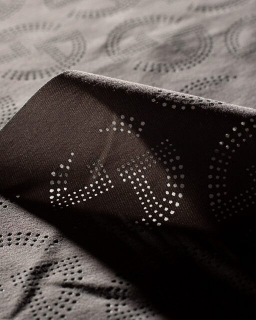 ๐ง๐ฎ๐ด๐น๐ถ๐ผ ๐น๐ฎ๐๐ฒ๐ฟ ๐ฒ ๐๐ฒ๐ฟ๐บ๐ผ๐๐ฎ๐น๐ฑ๐ฎ๐๐๐ฟ๐ฎ: ๐น๐ฎ ๐ฝ๐ฟ๐ฒ๐ฐ๐ถ๐๐ถ๐ผ๐ป๐ฒ ๐ฎ๐น ๐๐ฒ๐ฟ๐๐ถ๐๐ถ๐ผ ๐ฑ๐ฒ๐น ๐ฑ๐ฒ๐๐ถ๐ด๐ป
Tagli netti.
Unioni pulite.
Tolleranze minime.
Quando la tecnologia non si vede,
ma si sente nel capo finito.
#tagliolaser #termosaldatura #tecnologiaabbigliamento #abbigliamentotecnico